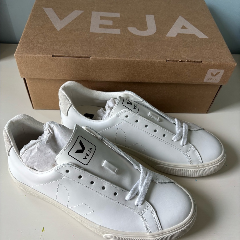 Veja White Sneakers Classic Low-Top Sustainable